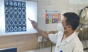 5 người ngộ độc sau đám cưới nghi do rượu táo mèo