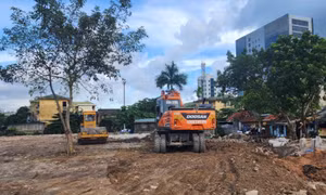 Hạ Long: Tận dụng quỹ đất trống làm bãi đỗ xe, sân vui chơi