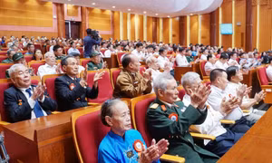 Tôn vinh “Công dân Quảng Ninh ưu tú”