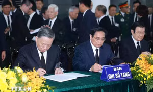 Xúc động những dòng sổ tang của lãnh đạo Đảng, Nhà nước và nhân dân
