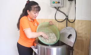 Lan tỏa yêu thương từ những nồi cháo thiện nguyện