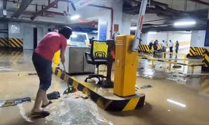 Khẩn trương khắc phục ngập lụt tại chung cư Đông Bắc Goldland Plaza 