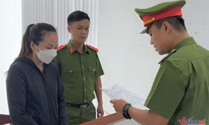 Gỡ gạc đầu tư tiền ảo, chứng khoán thua lỗ, kế toán trưởng tham ô gần 18 tỷ