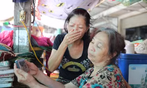 Người dân Vùng mỏ nghẹn ngào giờ phút cuối tiễn biệt Tổng Bí thư 