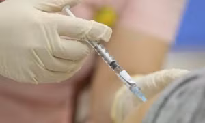 Ai cần tiêm vaccine phòng bệnh bạch hầu?