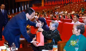 Thủ tướng: Hãy xứng đáng với những người đã hy sinh vì Tổ quốc, vì Nhân dân