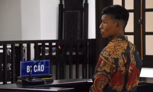 Say xỉn chạy xe máy tông chết người, lãnh 4 năm tù