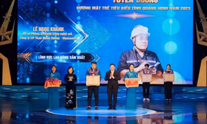Bài 2: Chuyện những đảng viên "Áo xanh"