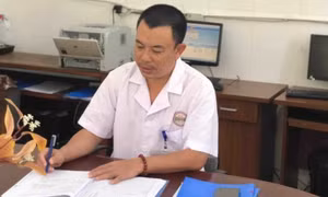 Bộ trưởng Y tế khen bác sĩ nhanh trí cứu bé trai đuối nước