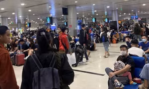 Khách tung tin lựu đạn trên máy bay đối diện "án" cấm bay