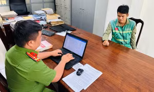 Bắt đối tượng chạy xe ôm công nghệ cướp giật dây chuyền