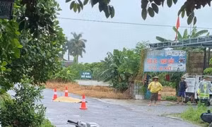Điều khiển xe máy té ngã, người đàn ông bị xe đi ngược chiều tông tử vong