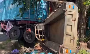 Va chạm giữa xe đầu kéo và xe công nông ở Lâm Đồng, thêm 2 người tử vong