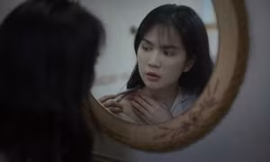 Ngọc Trinh và cú ngã ngựa phòng vé