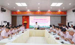 Đoàn công tác của Ngân hàng chính sách xã hội làm việc tại Quảng Ninh 