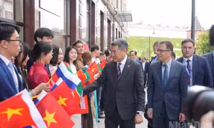 Thủ tướng Lê Minh Hưng đến Kazan bắt đầu chuyến công tác tại Liên bang Nga