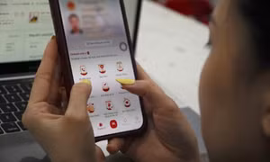 Đang ở nước ngoài nhưng SIM bị khóa, người dùng cần làm ngay những việc này