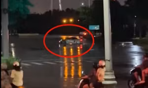 Xác minh tài xế lái Porsche 'drift' nhiều vòng, gây náo loạn khu đô thị Sala