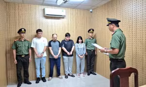 Công an Thành phố Hồ Chí Minh xử lý hàng trăm người nước ngoài vi phạm pháp luật Việt Nam