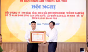 Chàng trai khống chế kẻ cầm dao tấn công phụ nữ nhận bằng khen của Thủ tướng