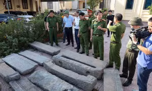 Bắt 3 đối tượng trộm cấu kiện cầu đá cổ ở Hải Phòng, thu hồi toàn bộ hiện vật