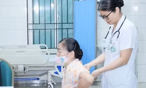 Ung thư phổi ở người không hút thuốc lá, dấu hiệu nào để nhận biết?
