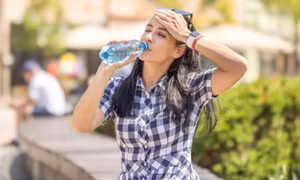 3 nguyên tắc uống nước giúp cơ thể không mất nước ngày nắng nóng