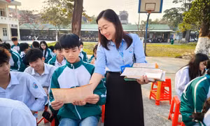 Chăm lo sức khỏe sinh sản vị thành niên