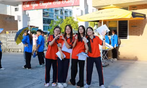 Thí sinh dự thi vào Trường THPT Chuyên Hạ Long hoàn thành 7 môn chuyên