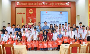 Quan tâm, chăm lo chu đáo cho trẻ có hoàn cảnh đặc biệt