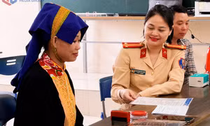 Để đồng bào vùng cao tham gia giao thông an toàn
