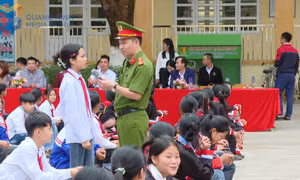 Đưa kiến thức pháp luật đến gần học sinh