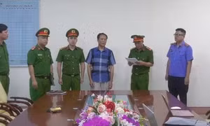 Lào Cai bắt 3 nguyên cán bộ thuế do sai phạm tại Cửa khẩu Kim Thành