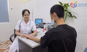 Nữ bác sĩ tận tâm nơi vùng cao biên giới