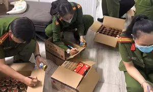 Vĩnh Long bắt 2 đối tượng trong đường dây sản xuất nước yến giả quy mô lớn