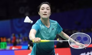 Vũ Thị Trang 'hồi xuân' mạnh mẽ, thắng đậm ngôi sao cầu lông Thái Lan