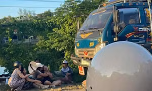 Cháu bé 5 tuổi tử vong sau vụ va chạm giao thông giữa ôtô và xe máy