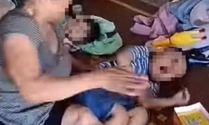 Chính quyền vào cuộc xác minh clip bà nội đánh cháu thô bạo