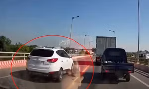 Phản ánh qua VNeTraffic, tài xế ô tô bị phạt vì vượt xe sai trên Quốc lộ 21B