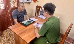 Khởi tố đối tượng nạp gần 900 triệu đồng để đánh bạc trên mạng ở Hưng Yên