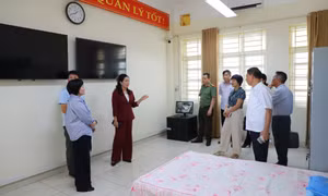 Kiểm tra công tác chuẩn bị kỳ thi tốt nghiệp THPT 2026 tại điểm thi Trường THPT Hòn Gai