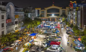 Chợ "thức" cùng đêm