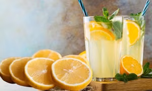Uống nước điện giải vào buổi sáng tác động đến cơ thể thế nào?