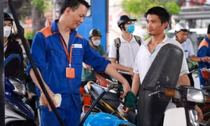 Giá dầu diesel giảm từ 15h chiều nay