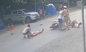 Xử lý hai thanh niên đi xe máy, tông thẳng vào cảnh sát giao thông