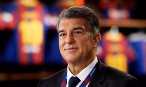 Laporta cấm Koeman trả lời phỏng vấn