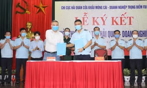 Chi cục Hải quan cửa khẩu Móng Cái: Đồng hành cùng doanh nghiệp XNK