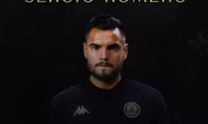 Sau tất cả, Sergio Romero có bến đỗ mới