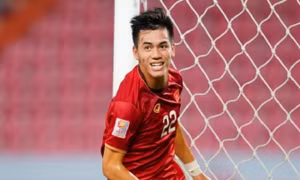 Tiến Linh nhận danh hiệu từ AFC sau 2 trận tại VL World Cup tháng 10