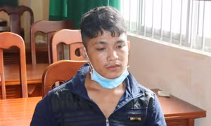 Tên trộm đột nhập nhà dân bê chiếc tủ cùng 100 triệu đồng